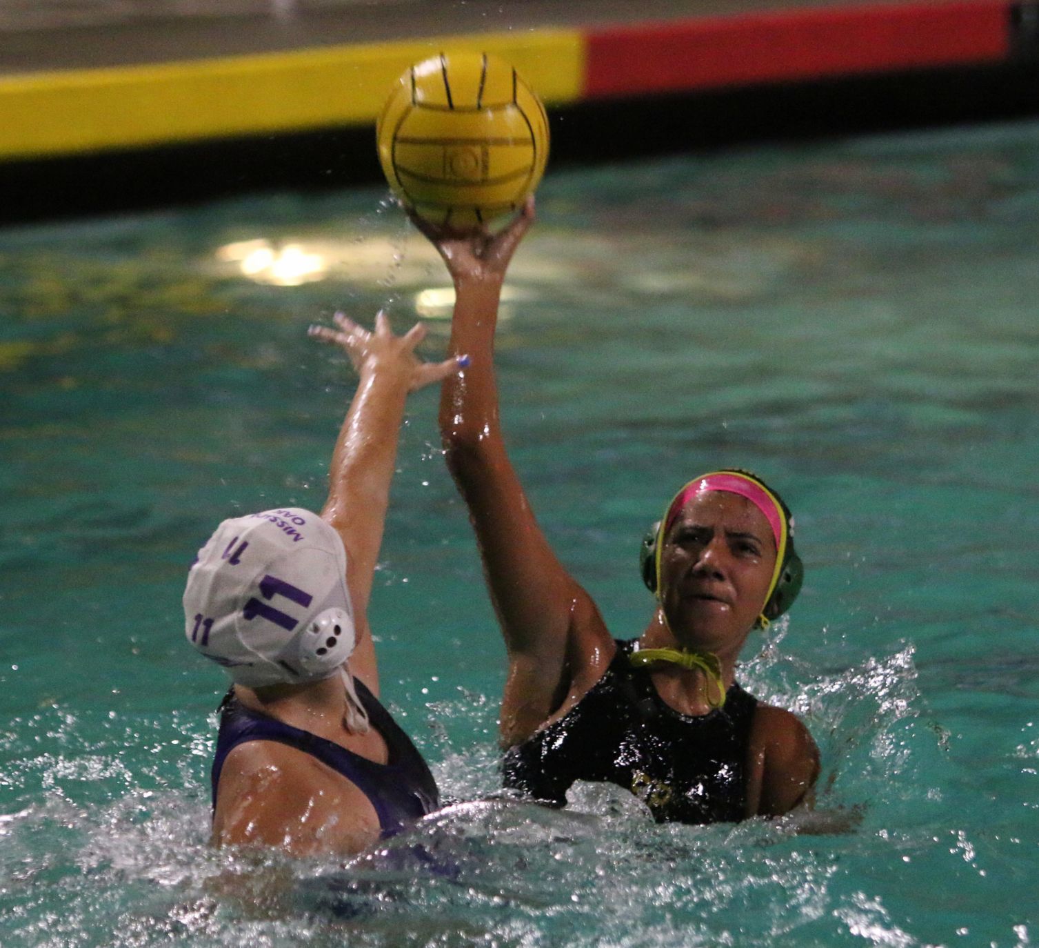 Golden Bears start slow, pull away against Hawks